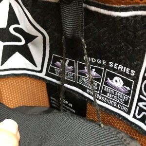 Men’s XL SESSIONS ski coat with  snowboard jacket.